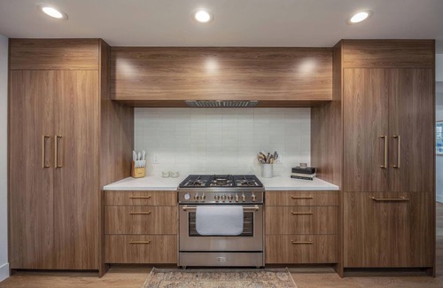 Half Moon Bay House | Seaside Home: Modern Retreat with Breathtaking Views and Beachside Charm