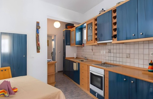 Kamares Apartment | Seaside House Apartment with Sea View, Wi-Fi, and Air Conditioning