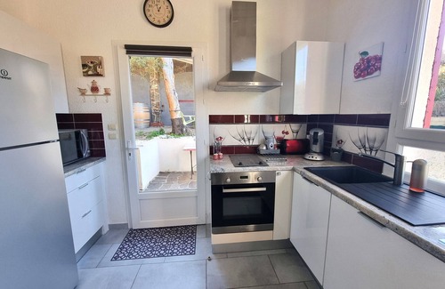 Port-Vendres Apartment | Seaside House in Port-Vendres: AC, Garden, Parking, WiFi