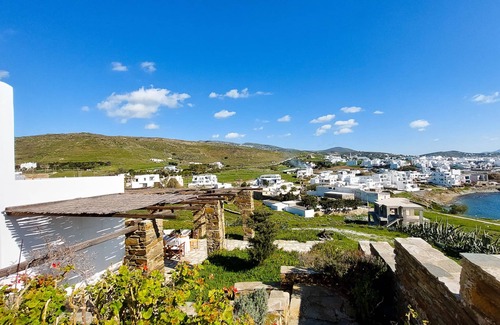 Tinos House | Seaside House SIROCCOS with view of Tinos Harbor