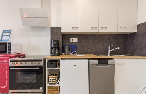Saint-Marcouf Cottage | Seaside house with balcony, parking, and WiFi