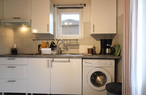 Fermanville Cottage | Seaside house with WiFi, parking, private garden