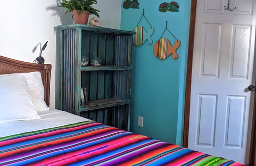 Antoneys Cay Bed & Breakfast | Seaside Inn: Seahorse Suite- Private Pool! West Bay Beach!