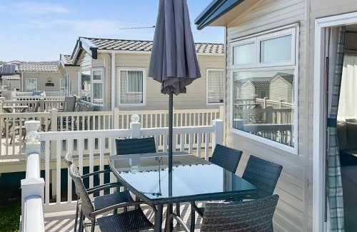Blue Anchor House | Seaside Jollys