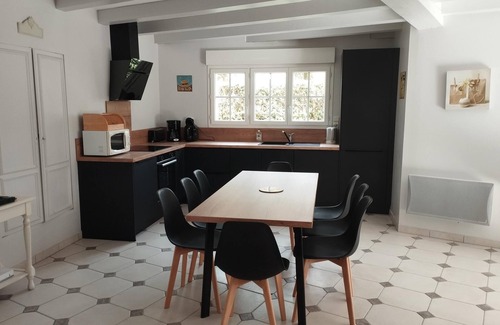 Les Mathes Villa | Seaside, La Palmyre pretty 8-9 P villa in quiet enclosed grounds Poitou Charente