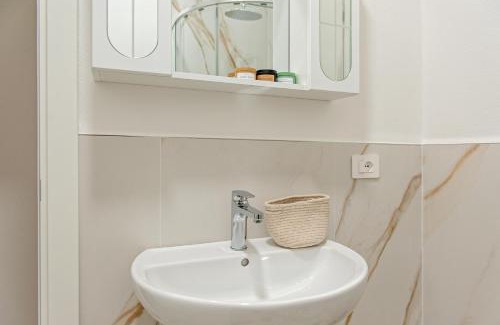 Marina di Massa Apartment | SEASIDE LOFT - 3 camere,2 bagni a 300 mt dal mare