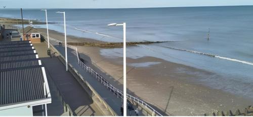 Hornsea Apartment | seaside loft