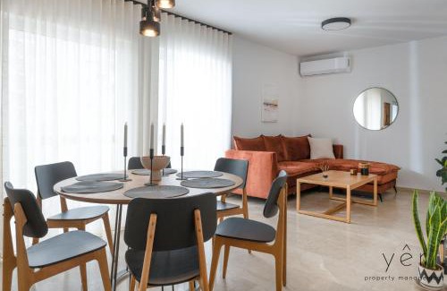 Piraeus Apartment | Seaside Luxury - 3 Min to Freatida Beach