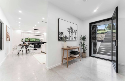 Noraville House | Seaside Manor - Walking distance to Beach