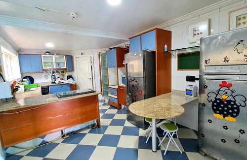 Barra do Una Villa | Seaside Mansion - Movie Theater! Leisure, Fun. Sophistication! COMMANDER'S HOUSE