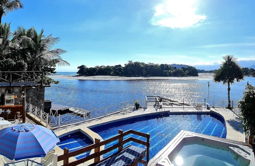 Barra do Una Villa | Seaside Mansion - Movie Theater! Leisure, Fun. Sophistication! COMMANDER'S HOUSE