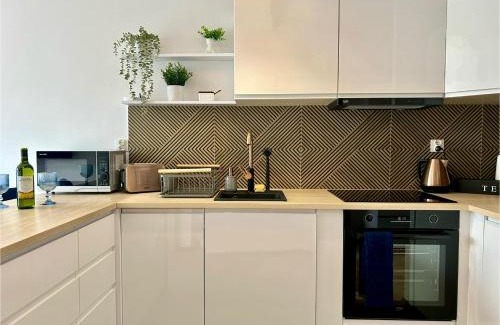Nowy Port Apartment | Seaside Modern Box Apartment