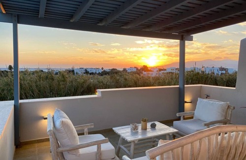 Plaka Villa | Seaside Naxos : Villa Dimitra 3 BDR ensuite At Plaka Beach