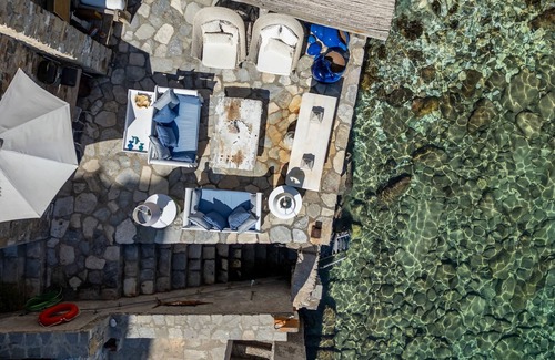 Ermoupoli Apartment | Seaside neoclassical property in Vaporia Ermoupoli