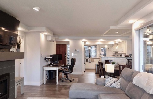 Regional District of Nanaimo Condo | Seaside Oasis - 1BDRM - Ocean View - Kitchen