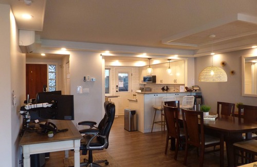 Regional District of Nanaimo Condo | Seaside Oasis - 1BDRM - Ocean View - Kitchen
