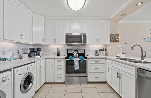 Silver Sands Beach Condo | *Seaside OASIS* 2B-2B Condo with a Gorgeous View!