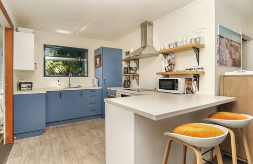 Westport Cottage | Seaside, on bike trail with free fibre and streaming. Double glazed comfort.n