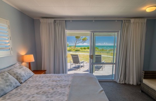 Pohara House | Seaside on Selwyn - Pohara Holiday Home