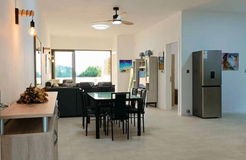 Pereybere Apartment | Seaside Paradis à 2 Minutes à Pied du Lagon
