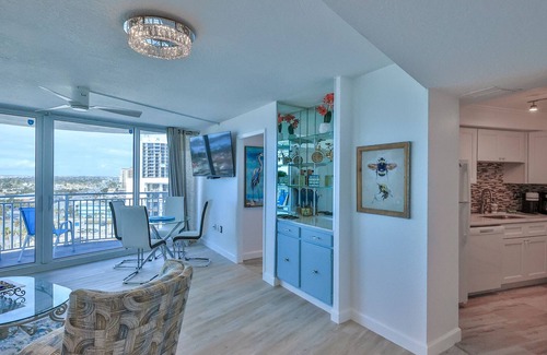 Daytona Beach Shores Condo | SEASIDE PARADISE Awesome Beach 2BR Condo, Oceanview, Pool, PeckPlaza 11NW