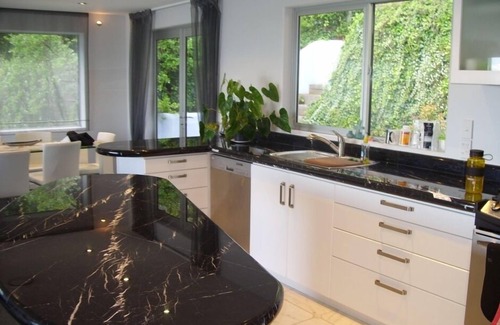 Nelson Apartment | Seaside Paradise Executive Apartment on Nelson’s iconic Waterfront