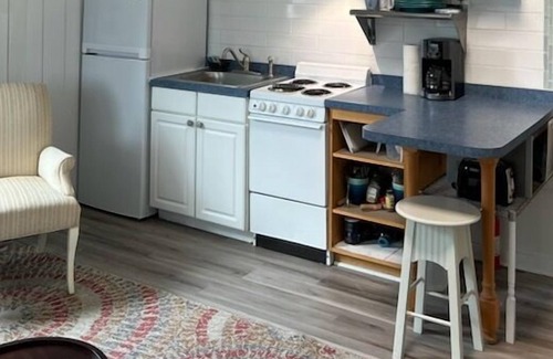 Oriental Apartment | Seaside - Quaint apartment in the Village!