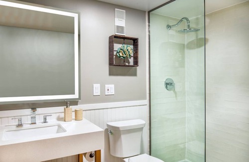 North Ocean City Hotel | Seaside Queens Room, Ashore Resort, Ocean Panorama, Beachfront Retreat, 2 Rooms