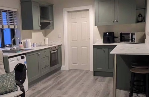 Inverin Apartment | Seaside Retreat - 4 Guests - Near Aran Islands