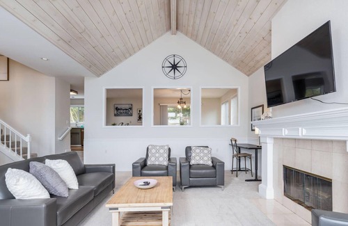 El Granada House | Seaside Retreat – Beaches, Trails, Family, Activities, Restaurants & Bars