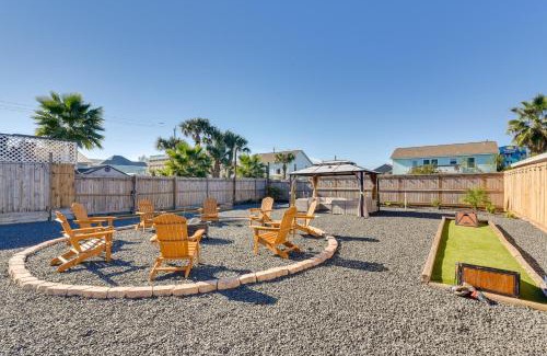 Galveston House | Seaside Retreat in Galveston Near Pleasure Pier!