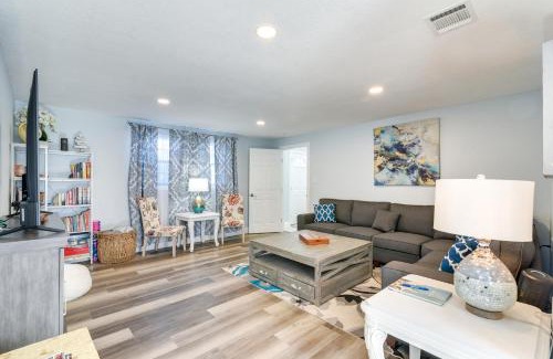 Galveston House | Seaside Retreat in Galveston Near Pleasure Pier!