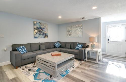 Galveston House | Seaside Retreat in Galveston Near Pleasure Pier!