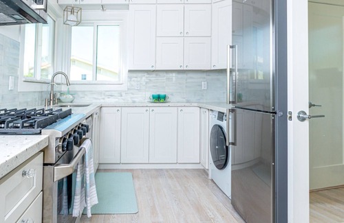 San Clemente Apartment | Seaside Retreat. Refresh, relax and renew! Two blocks from the beach!