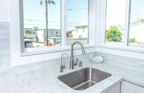 San Clemente Apartment | Seaside Retreat. Refresh, relax and renew! Two blocks from the beach!