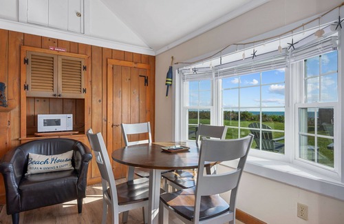 Yarmouth Cottage | Seaside Serenity Awaits at The Beach Plum