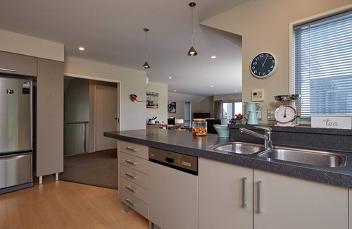 South Bay House | Seaside Serenity - Kaikōura Holiday Home