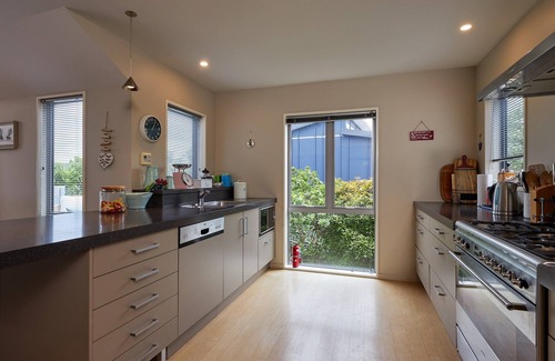 South Bay House | Seaside Serenity - Kaikōura Holiday Home