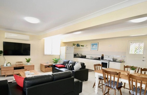 Woodgate House | Seaside Serenity on the Esplanade Duplex