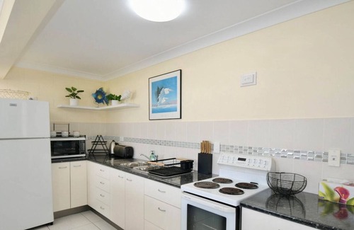Woodgate House | Seaside Serenity on the Esplanade Duplex