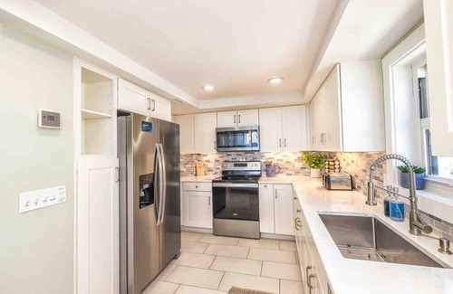 Wrightsville Beach Condo | Seaside Solace: Panoramic Views Ocean front property with pool