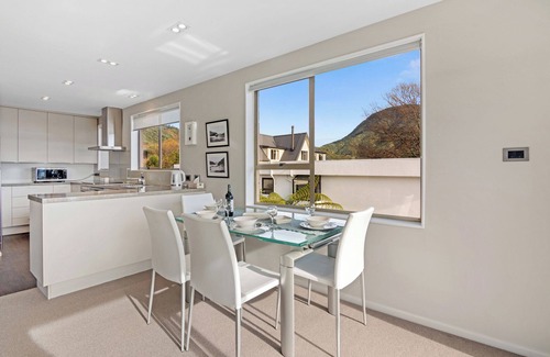 Picton House | Seaside Sounds - Picton Upstairs Unit