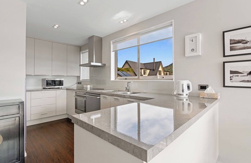 Picton House | Seaside Sounds - Picton Upstairs Unit