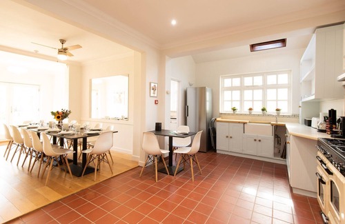 Frinton-on-Sea House | Seaside staycation, 5 mins from seafront, golf, celebrate or just relax !