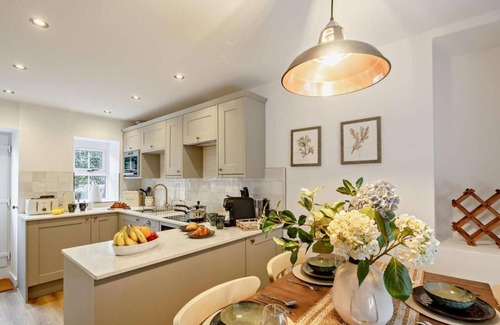 Mynytho House | Seaside stone cottage with hot tub - Ty Fin Cottage