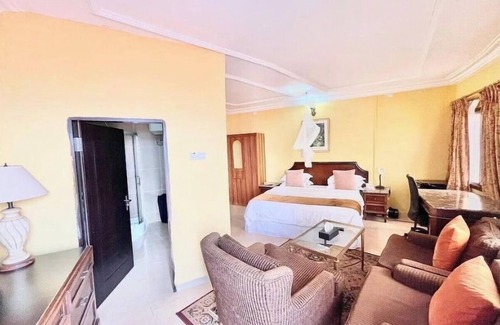 Freetown Hotel | Seaside Suites and Hotel Room #115