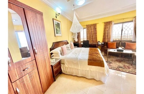 Freetown Hotel | Seaside Suites and Hotel Room #116