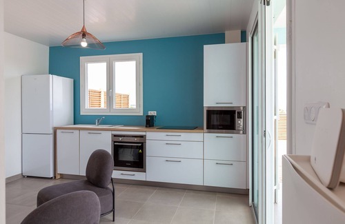 Les Jalna Villa | SeaSide: Superb new villa with pool and sea view