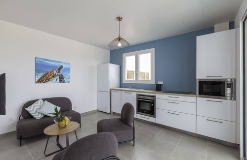 Les Jalna Villa | SeaSide: Superb new villa with pool and sea view