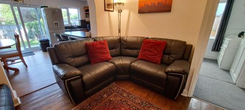 Greenhill Apartment | Seaside town bungalow Herne Bay Kent